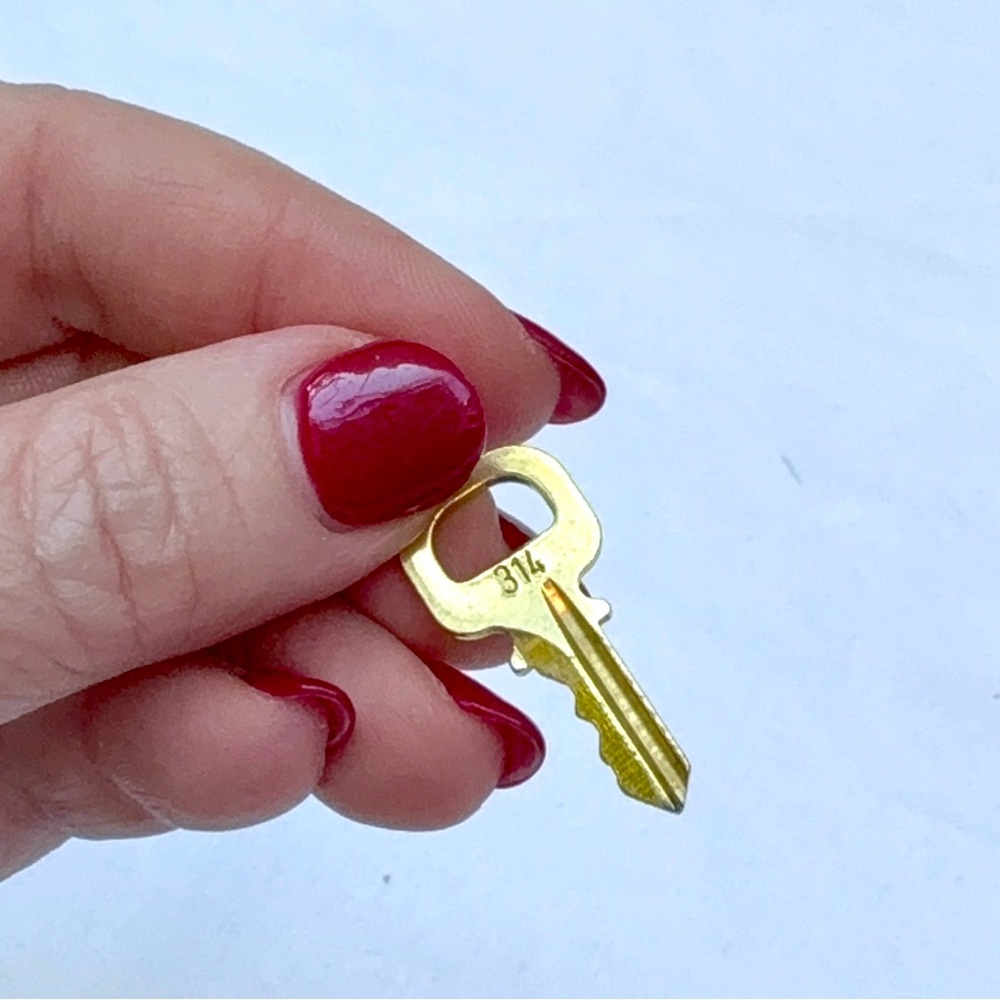 Louis Vuitton Brass Padlock & Key # 314 - Picture 4 of 4